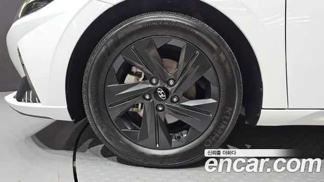 Hyundai Avante CN7 — Фото автомобиля 5