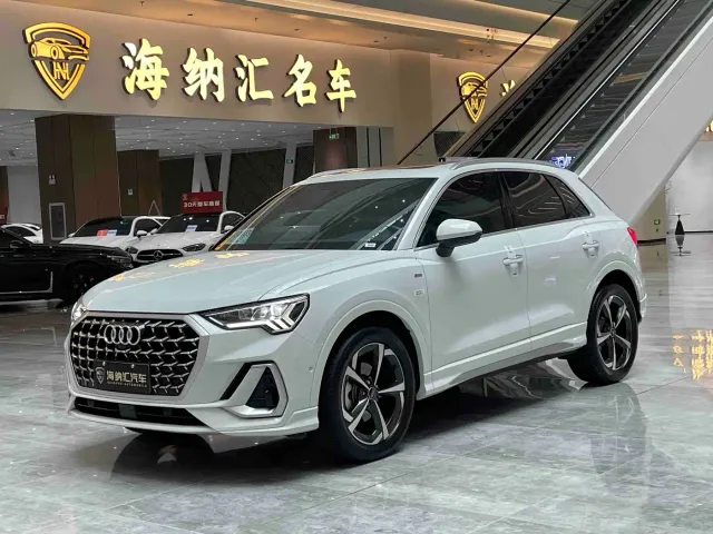 Фотография автомобиля — Audi Q3