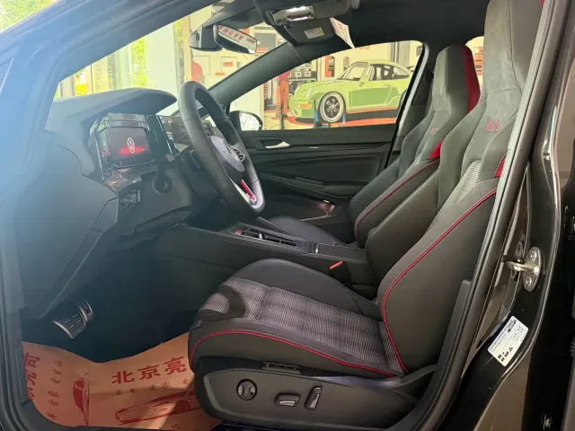 Volkswagen Golf GTI — Фото автомобиля 6