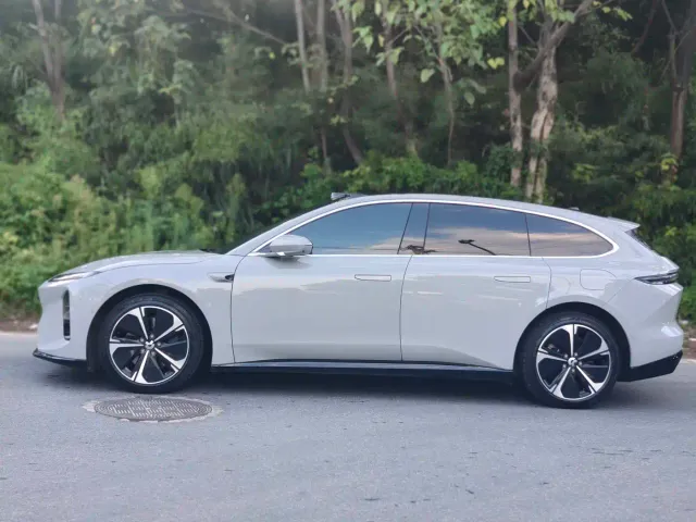 Nio ET5 Touring — Фото автомобиля 3