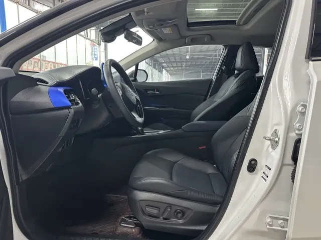Toyota C-HR — Фото автомобиля 4