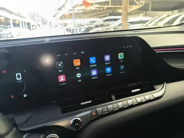 Bestune T55 — Фото автомобиля 12
