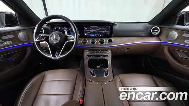 Mercedes-Benz E-Class — Фото автомобиля 7