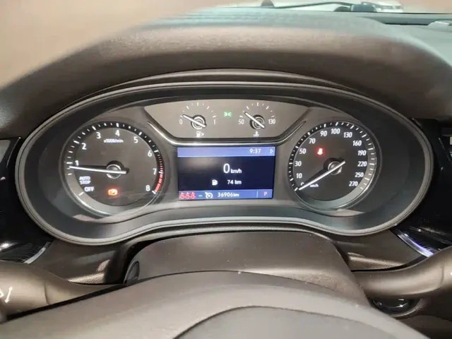 Buick Regal — Фото автомобиля 11