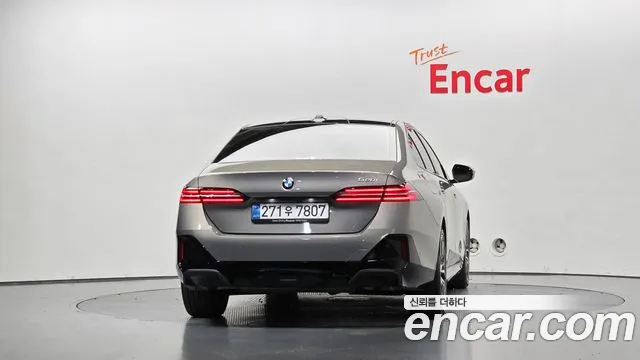 BMW 5 Series — Фото автомобиля 4
