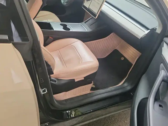 Tesla Model Y — Фото автомобиля 8