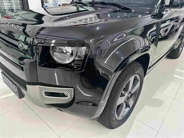 Land Rover Defender — Фото автомобиля 3