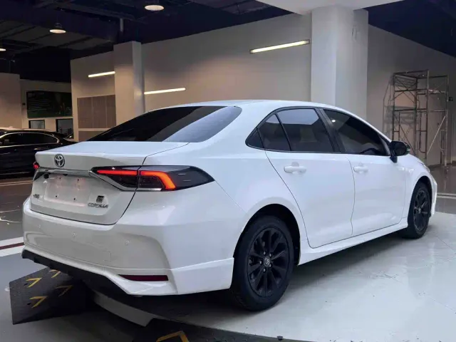 Toyota Corolla — Фото автомобиля 6