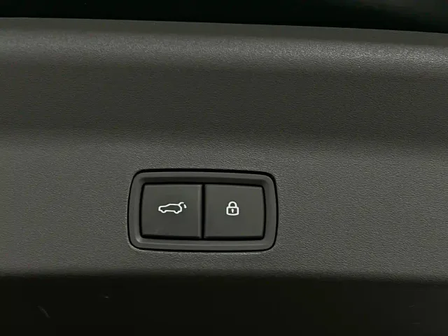 Li Auto L9 — Фото автомобиля 21