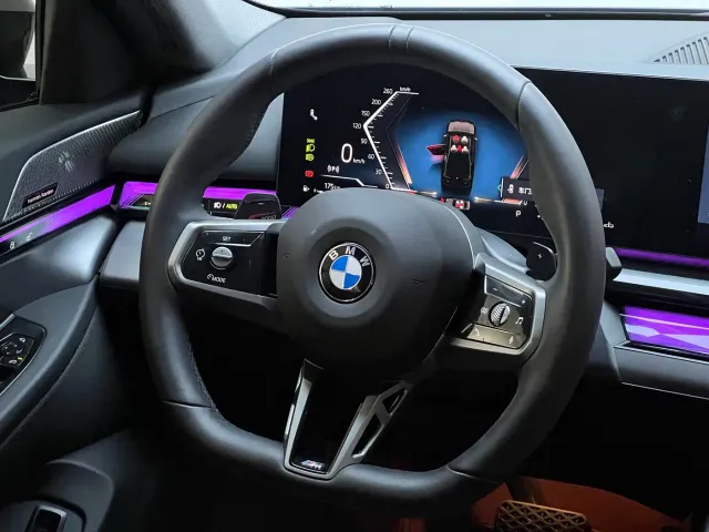 BMW 5 Series — Фото автомобиля 7