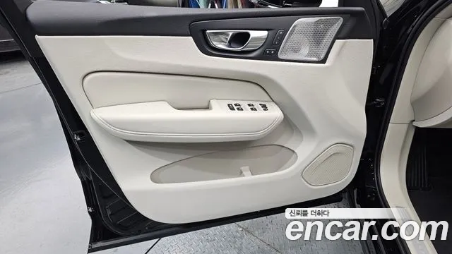 Вольво XC60 — Фото автомобиля 21