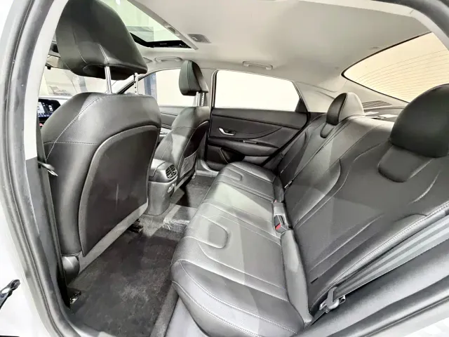 Hyundai Elantra — Фото автомобиля 8