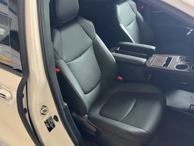 Toyota Granvia — Фото автомобиля 17