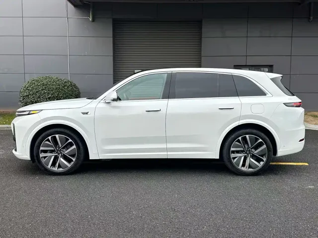 Li Auto L7 — Фото автомобиля 3