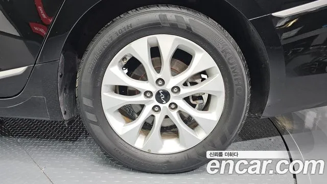 Kia K8 — Фото автомобиля 6