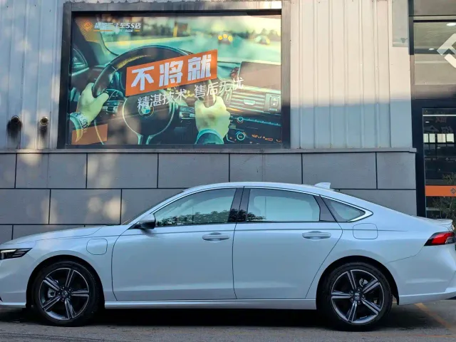 Honda Inspire Hybrid — Фото автомобиля 6