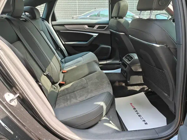Audi A6L — Фото автомобиля 12