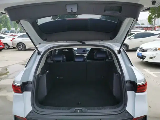 BYD Yuan PLUS — Фото автомобиля 18