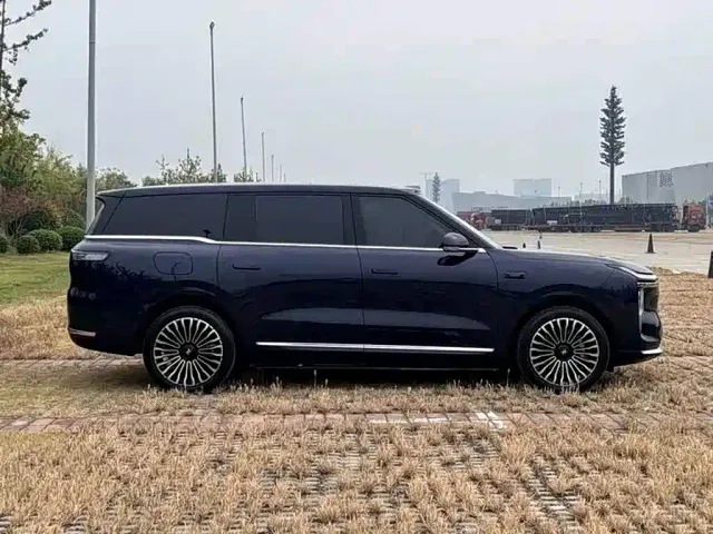 IM Motors LS9 — Фото автомобиля 12