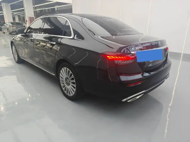 Mercedes-Benz E-Class — Фото автомобиля 7