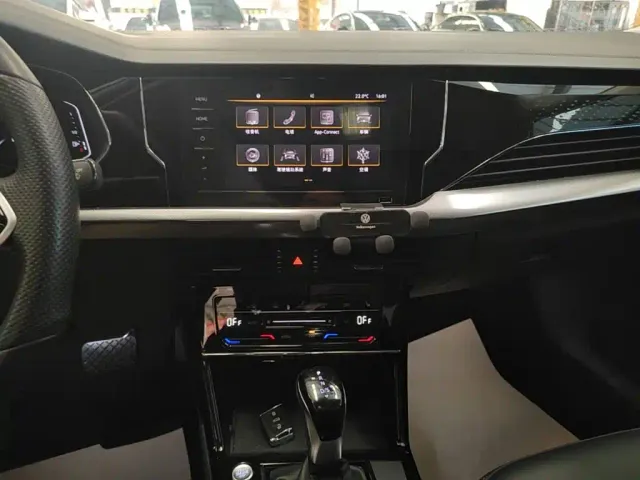 Volkswagen Passat — Фото автомобиля 12