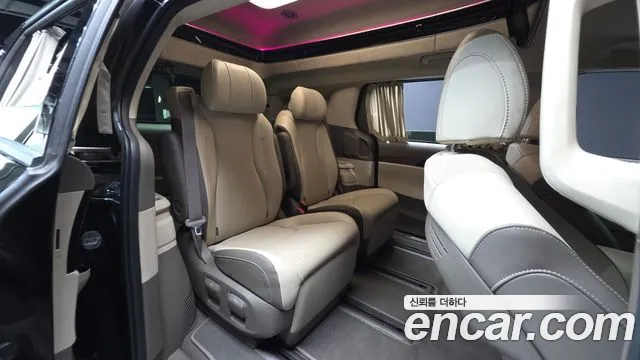 Kia Carnival Generation 4 — Фото автомобиля 17