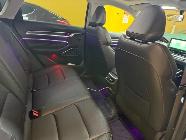 Geely Emgrand — Фото автомобиля 9