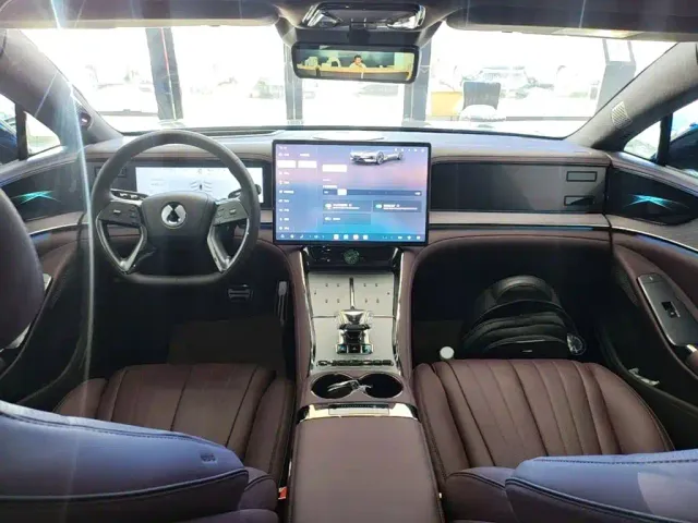Denza Z9GT — Фото автомобиля 9