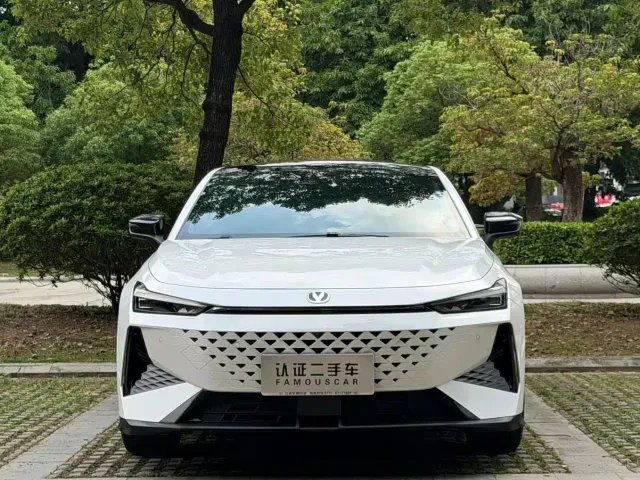 Changan UNI-V — Фото автомобиля 2