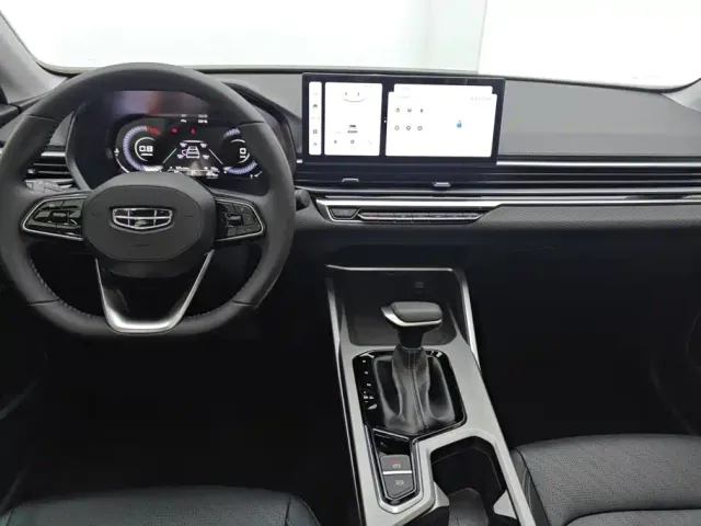Geely Emgrand — Фото автомобиля 12