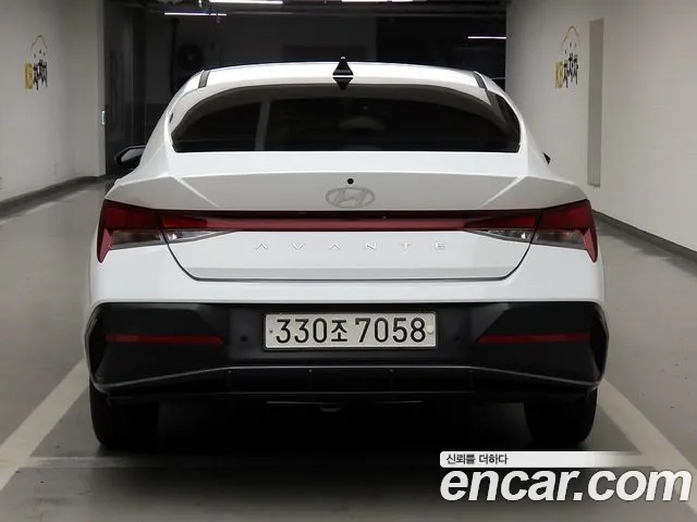 Hyundai Avante CN7 — Фото автомобиля 3