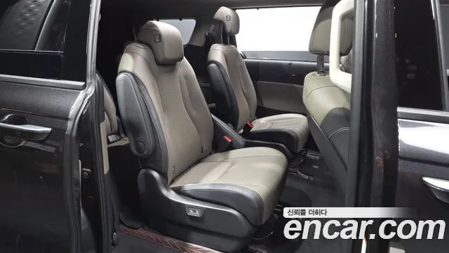 Kia Carnival 4th Gen — Фото автомобиля 17
