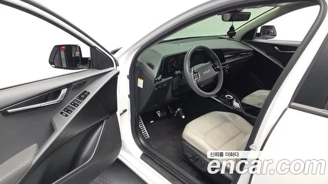 Kia Niro The All New Niro Signature — Фото автомобиля 10