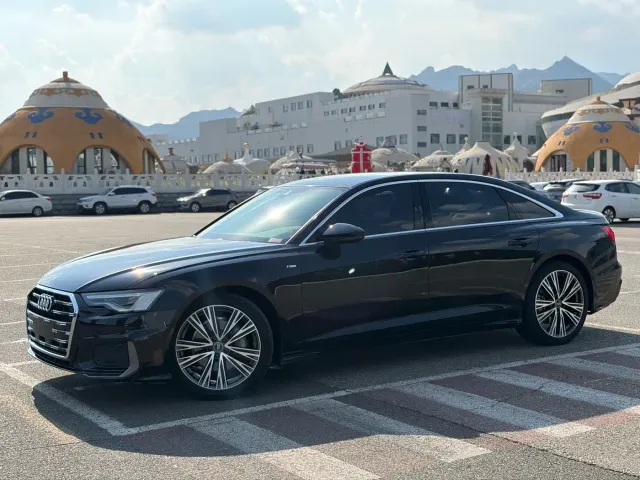 Фотография автомобиля — Audi A6L