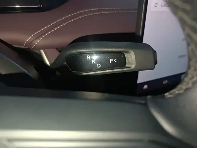 Xiaomi SU7 — Фото автомобиля 13