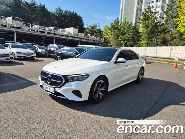 Mercedes-Benz E-Class — Фото автомобиля 2