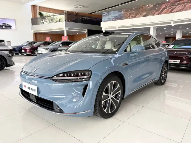 Фотография автомобиля — Luxeed R7