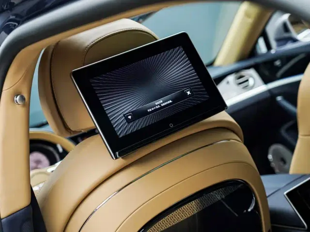 Bentley Flying Spur — Фото автомобиля 14