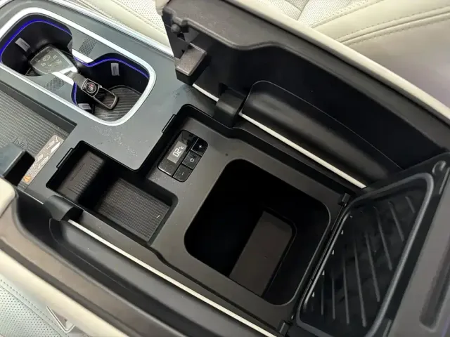Buick Century 2023 2.0T 7-Seater World Edition — Фото автомобиля 20