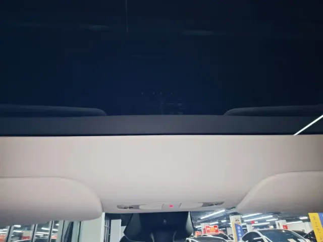 Tesla Model Y — Фото автомобиля 17