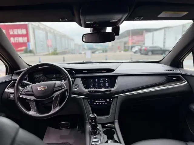 Cadillac XT5 — Фото автомобиля 11