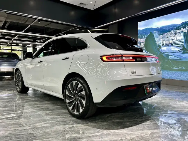 AITO Wenjie AITO M5 2022 Extended Range AWD Performance Edition — Фото автомобиля 7