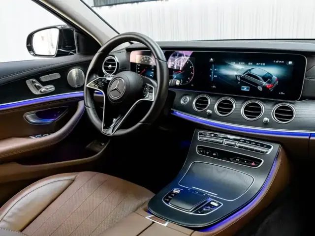 Mercedes-Benz E-Class — Фото автомобиля 26