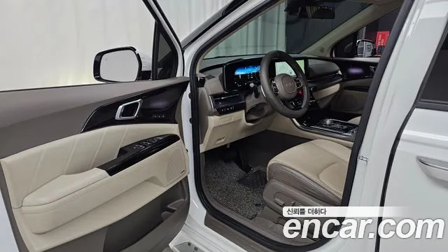 Kia Carnival Generation 4 — Фото автомобиля 10