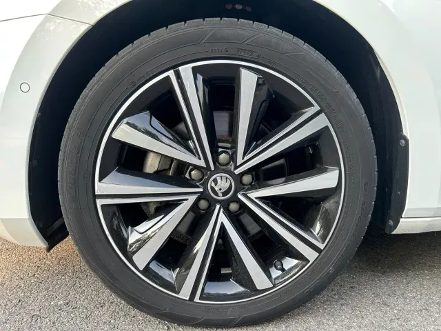 Skoda Superb — Фото автомобиля 23