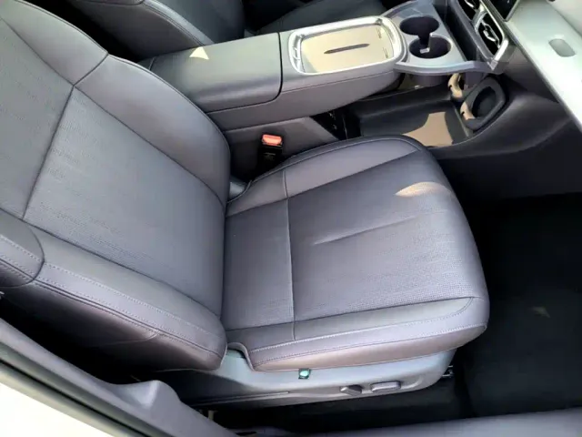 Leapmotor B10 — Фото автомобиля 24