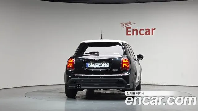Mini Cooper Cooper 5 дверей Classic — Фото автомобиля 4