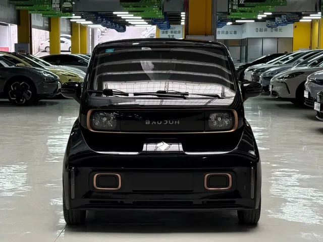 Baojun KiWi EV — Фото автомобиля 2