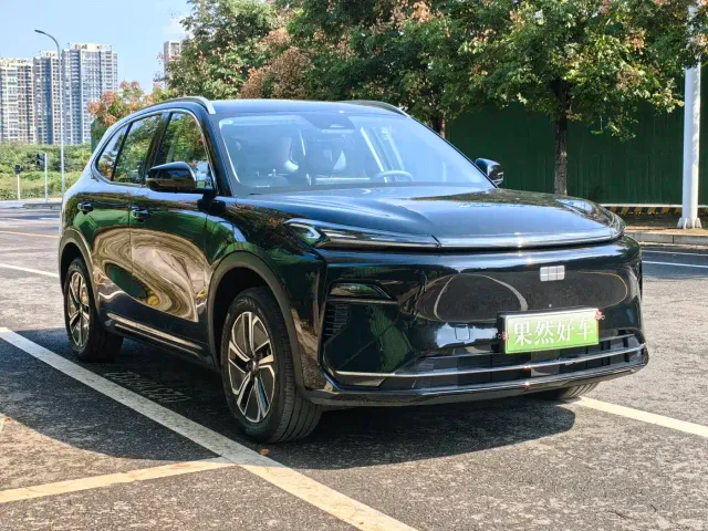 Geely Galaxy Starship 7 EM-i — Фото автомобиля 3