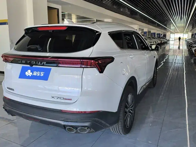 Jetour X70 Plus — Фото автомобиля 3